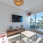 아파트 Superb Location Beachfront , 3 Bed With Terrace 푸엔히롤라