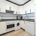 아파트 Superb Location Beachfront , 3 Bed With Terrace *