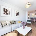 아파트 Superb Location Beachfront , 3 Bed With Terrace 푸엔히롤라
