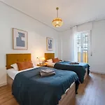 아파트 Superb Location Beachfront , 3 Bed With Terrace *