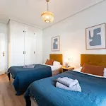 아파트 Superb Location Beachfront , 3 Bed With Terrace *