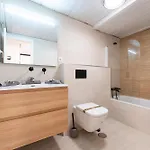 Superb Location Beachfront , 3 Bed With Terrace * 푸엔히롤라