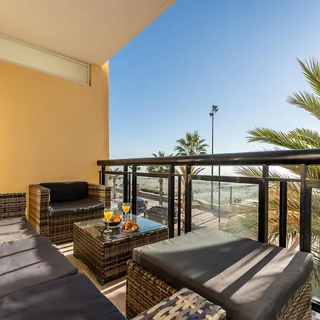 Superb Location Beachfront , 3 Bed With Terrace Apartament