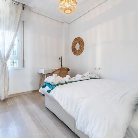 Superb Location Beachfront , 3 Bed With Terrace