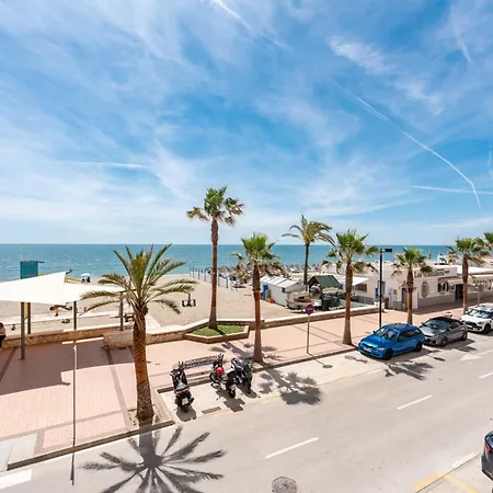 아파트 Superb Location Beachfront , 3 Bed With Terrace