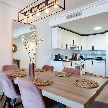 Apartament Superb Location Beachfront , 3 Bed With Terrace