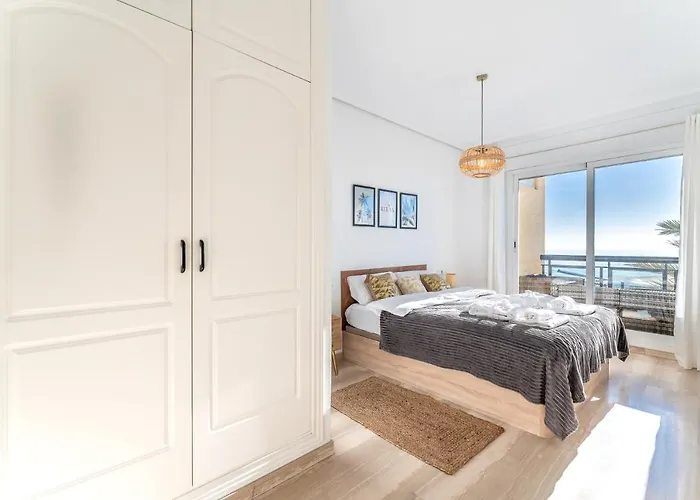 Superb Location Beachfront , 3 Bed With Terrace Fuengirola