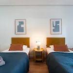 Superb Location Beachfront , 3 Bed With Terrace *