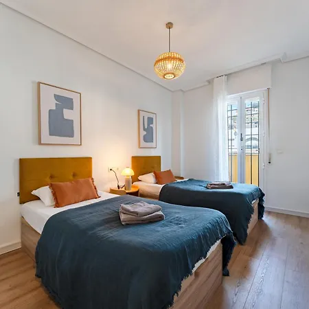 Apartment Superb Location Beachfront , 3 Bed With Terrace *