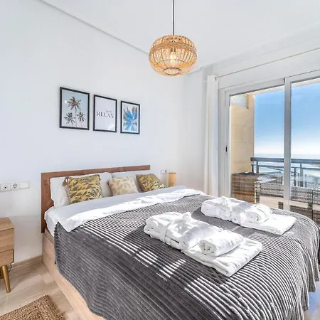 Superb Location Beachfront , 3 Bed With Terrace Appartement