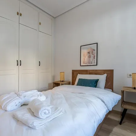 Superb Location Beachfront , 3 Bed With Terrace Appartement