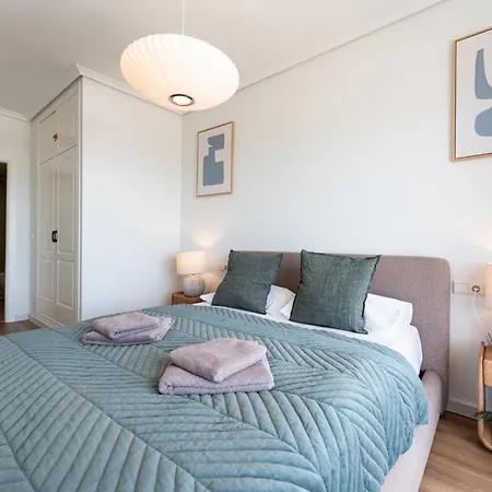 アパート Superb Location Beachfront , 3 Bed With Terrace フエンヒロラ